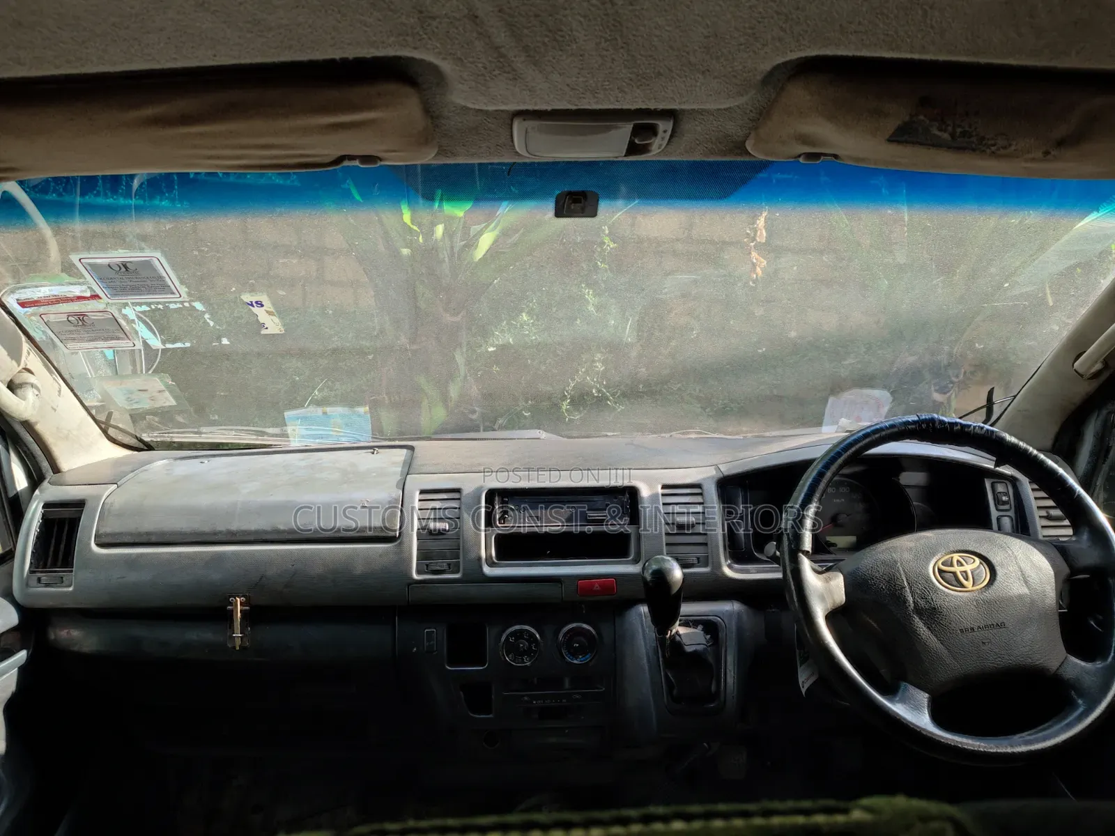 Toyota HiAce 2011 White