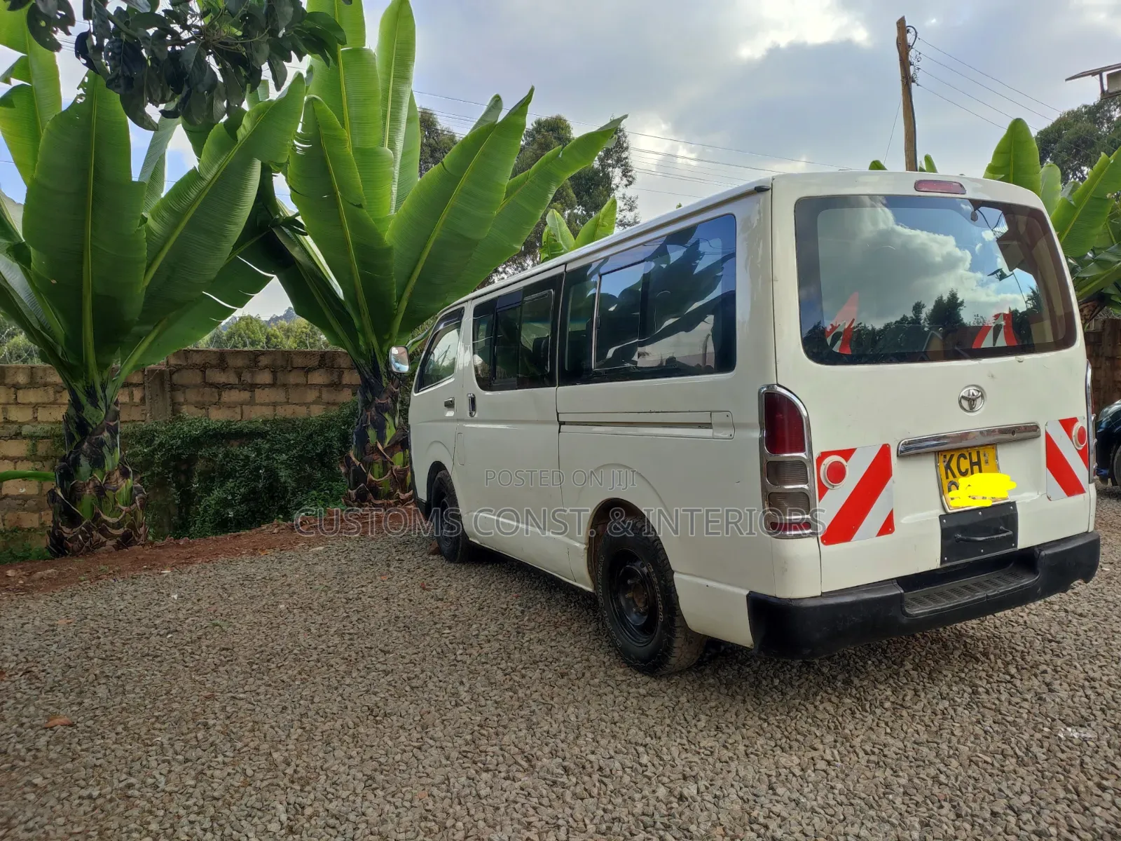 Toyota HiAce 2011 White