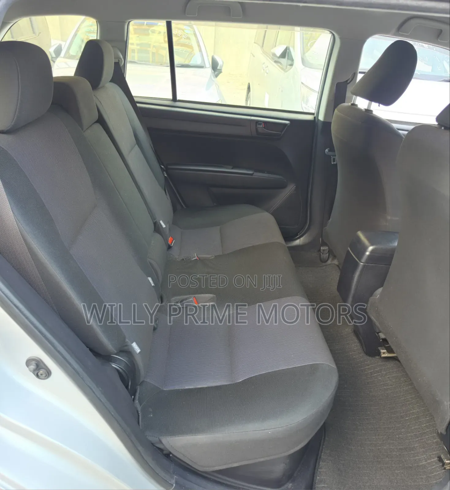 Toyota Corolla Fielder 2019 Silver