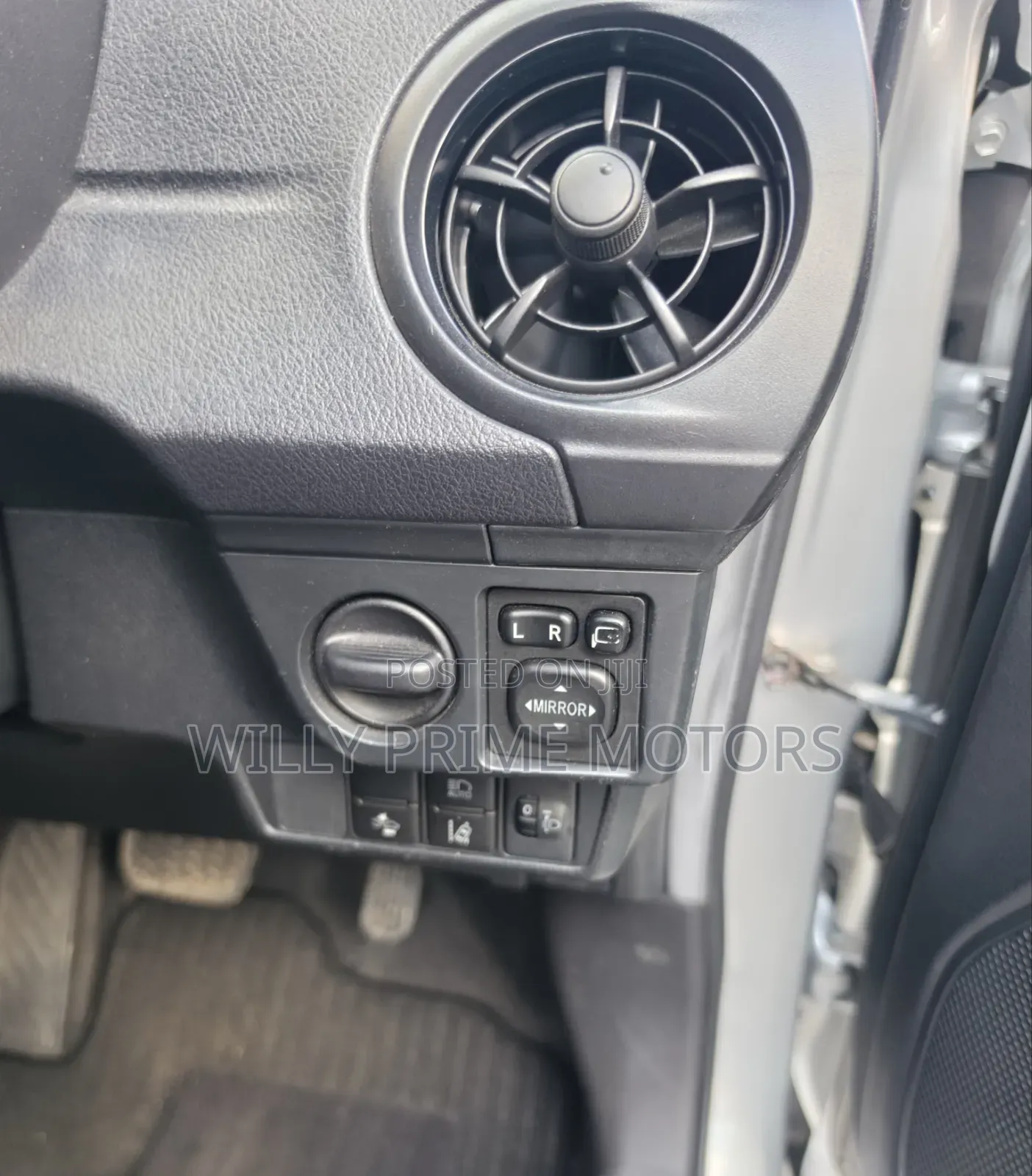 Toyota Corolla Fielder 2019 Silver