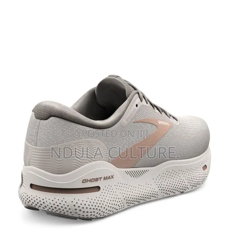 Brooks Ghost Max Sneakers
