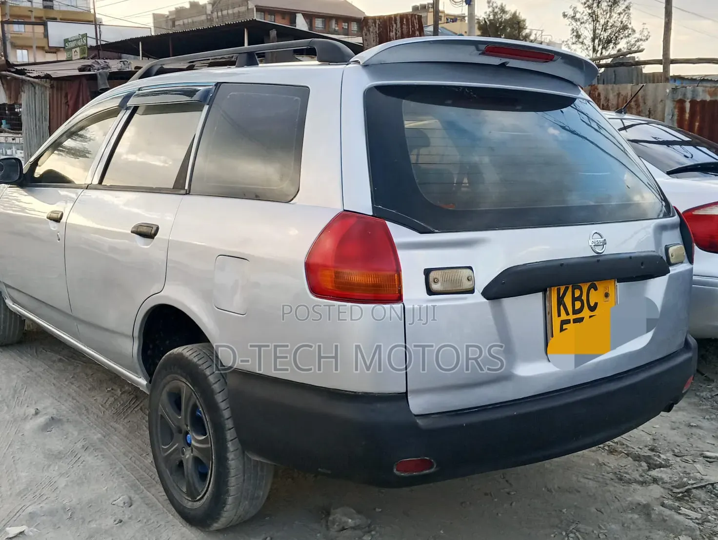 Nissan Advan 2004 Gray