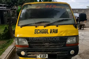 Toyota Grand HiAce 1999 Yellow