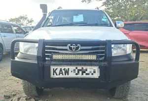 Toyota Hilux 2007 White