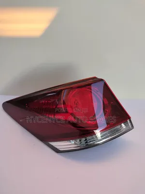 Bootlight Toyota Crown Athlete