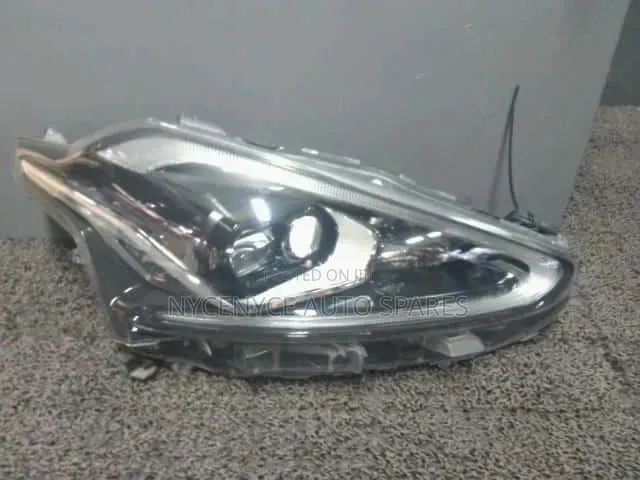 Toyota Sienta 2015 Xenon Headlight