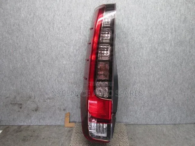 Tailight Toyota Noah 2015