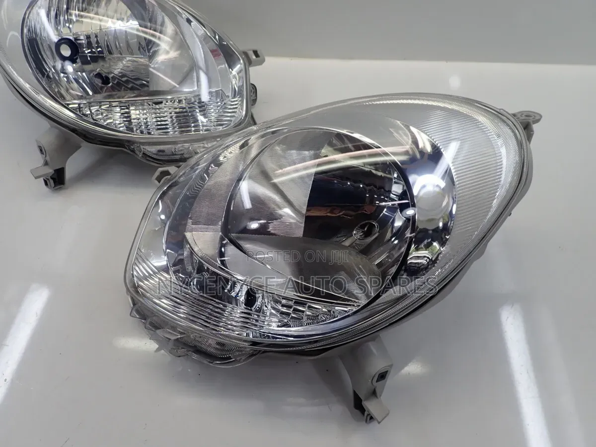 Toyota Passo 2015 Clear Headlight