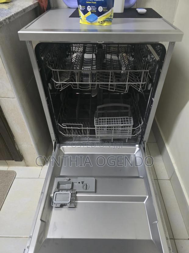 Dishwasher Machine - thumbnail 2