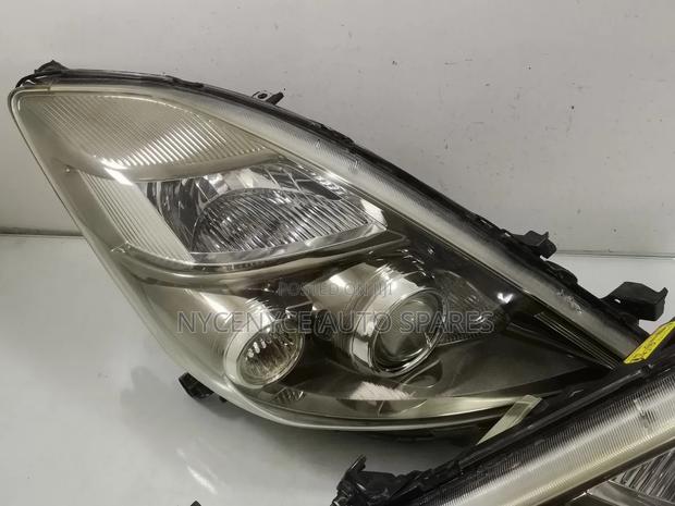 Toyota Isis 2013 Tailight