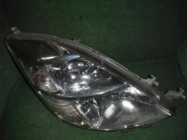 Toyota Isis 2013 Tailight