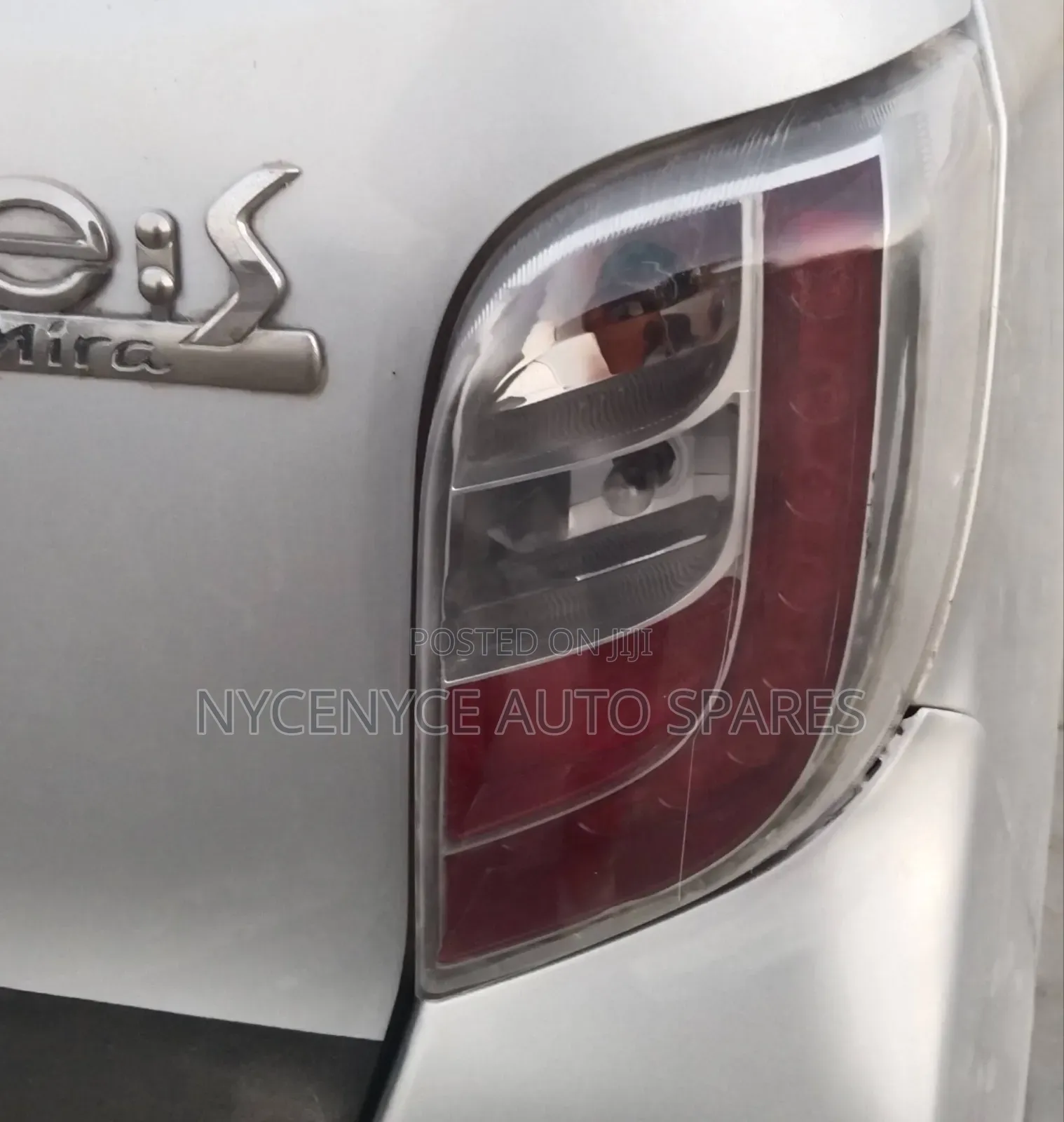 Daihatsu Mira Tailight