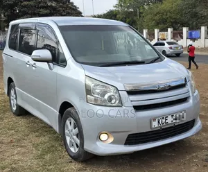 Toyota Noah 2008 Silver