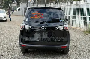 Toyota Sienta 1.5 FWD 2019