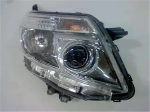 Headlight Noah 2015