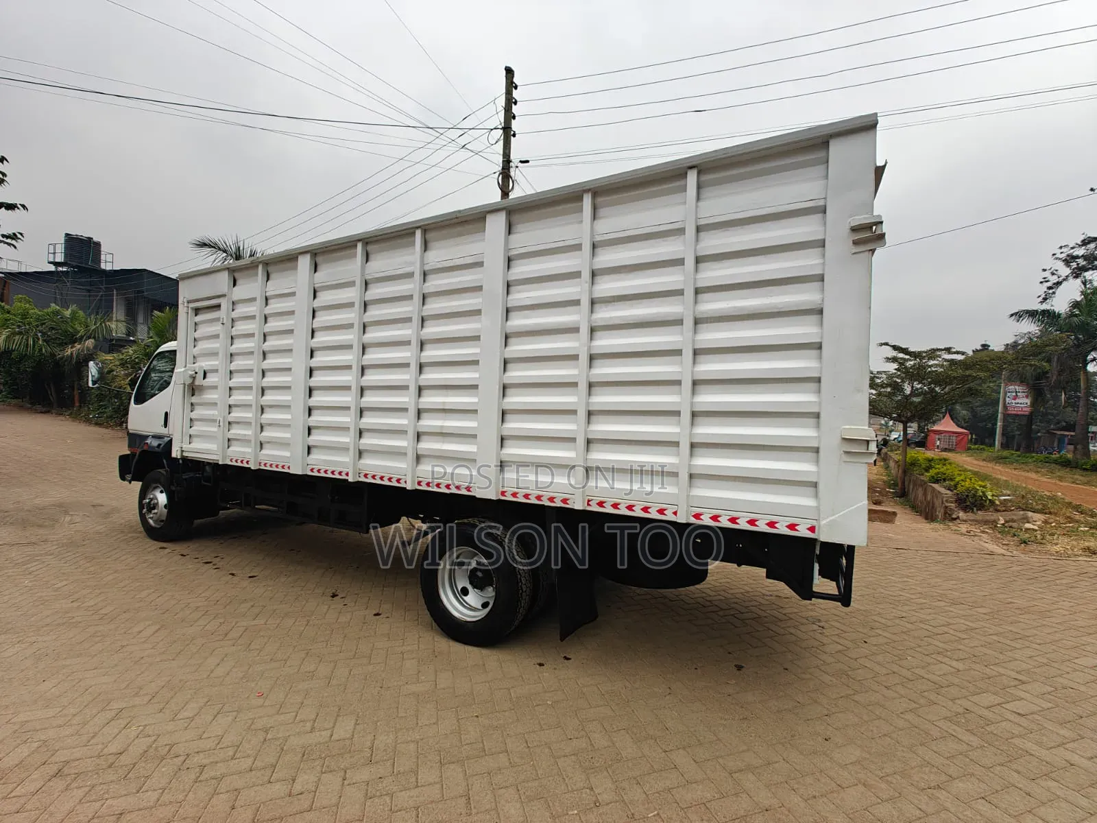 Mitsubishi Fh KCL Covered Body