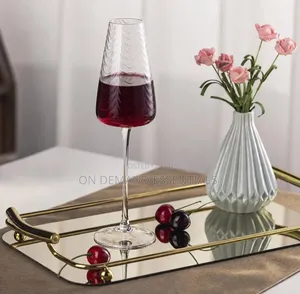 Wavy Long Stem Champagne/Wine Glasses .
Capacity:280mls