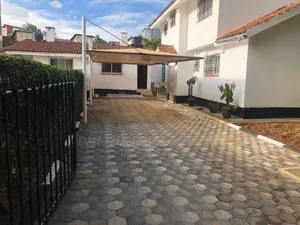 4 Bedrooms Plus DSQ Kilimani for Rent