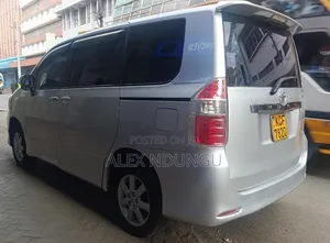 Toyota Noah 2009 Silver
