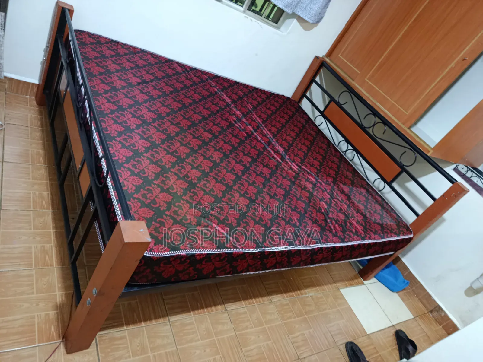 6by6 Single Bed for Sell