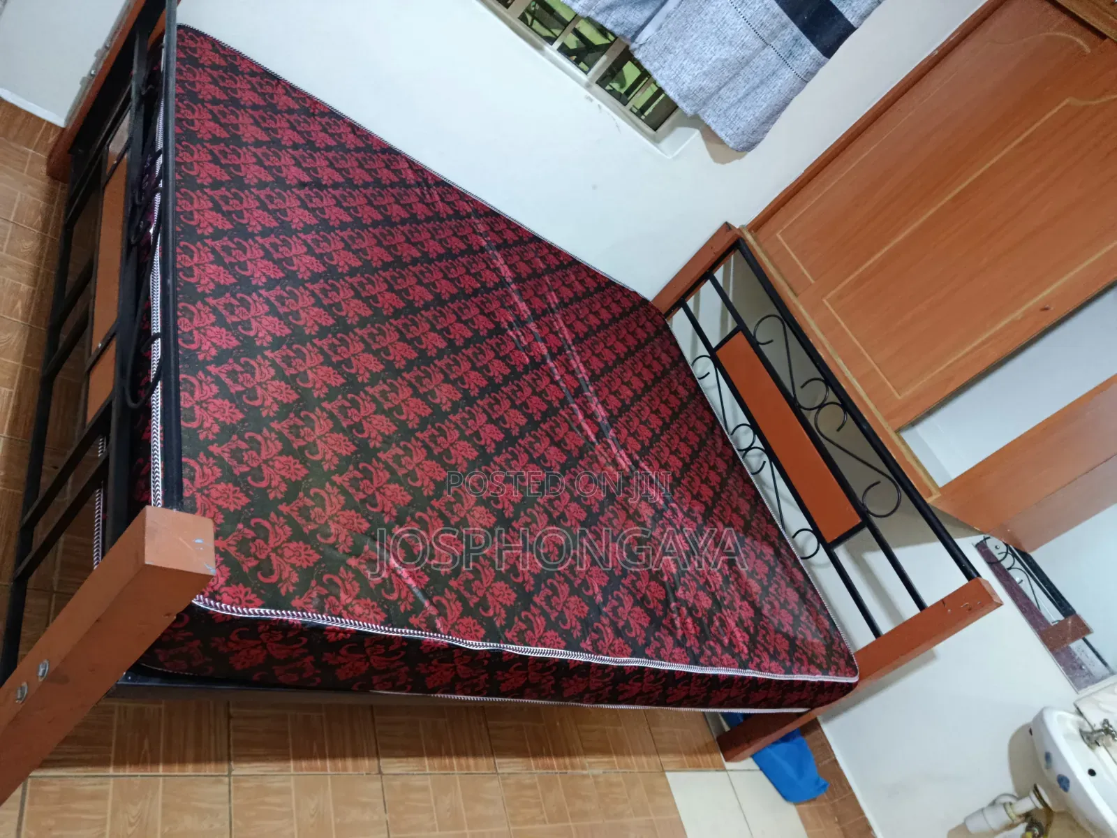 6by6 Single Bed for Sell