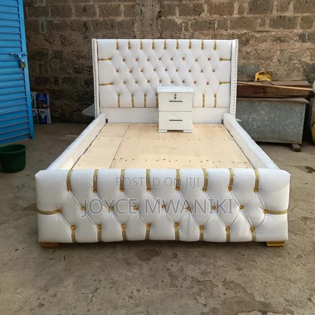 Modern Executive Bed, Size 5 by 6 With a Side Drawer - main view
