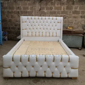 Modern Executive Bed, Size 5 by 6 With a Side Drawer