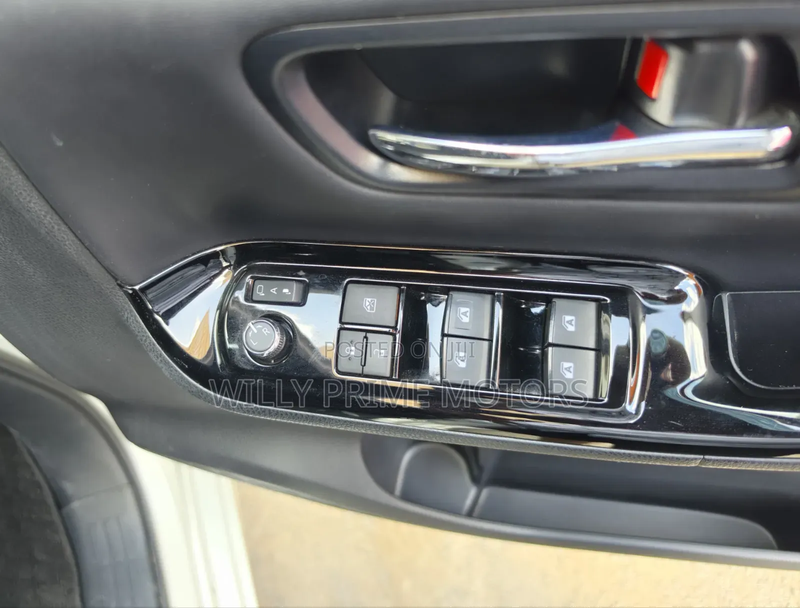 Toyota Voxy ZS 2WD 8-Seater 2019 White