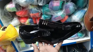 Men's Stylish Glossy Slip-on Formal Shoes / Official Leather Shoes