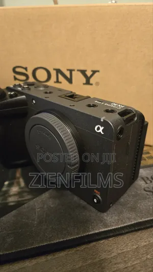 FX30 SONY With 56mm Lens 1.4
