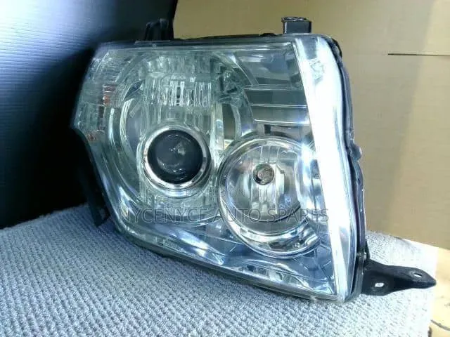 Mitsubishi Pajero C93 Xenon Headlight