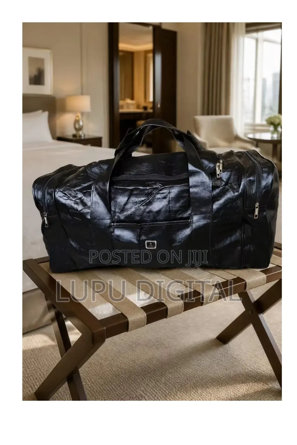 Unisex Large-Capacity Black Siny Polished Leather Travel Duffle Bag