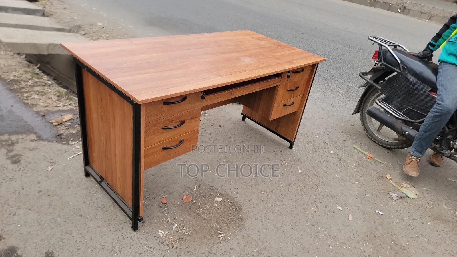 Modern Executive Office Desk 1.4m