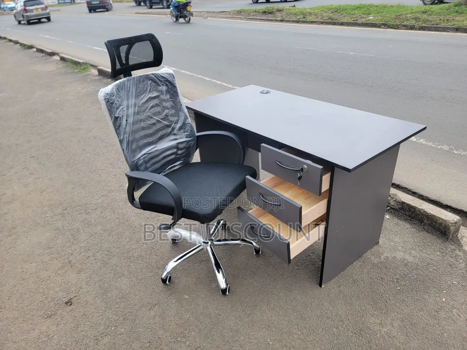 Modern Office Desk and Swivel Chair