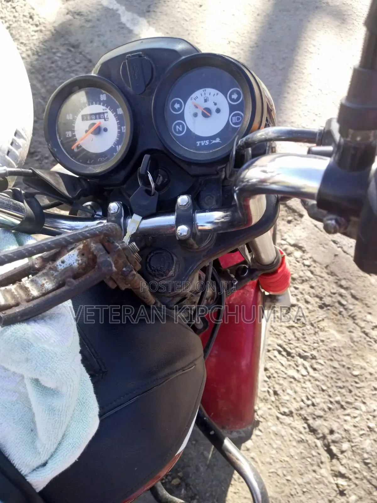 TVS HLX 125 2022 Red