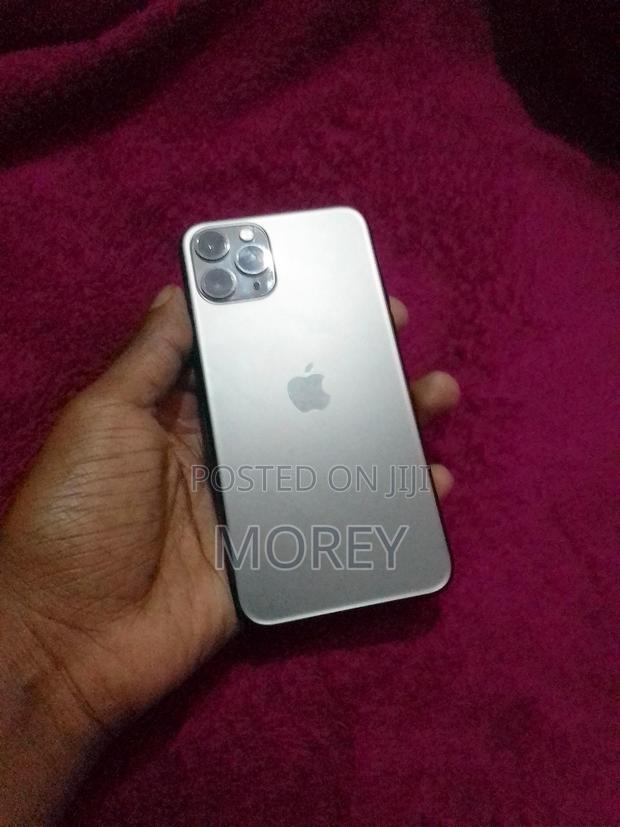 Apple iPhone 11 Pro Max 64 GB Gray - thumbnail 2