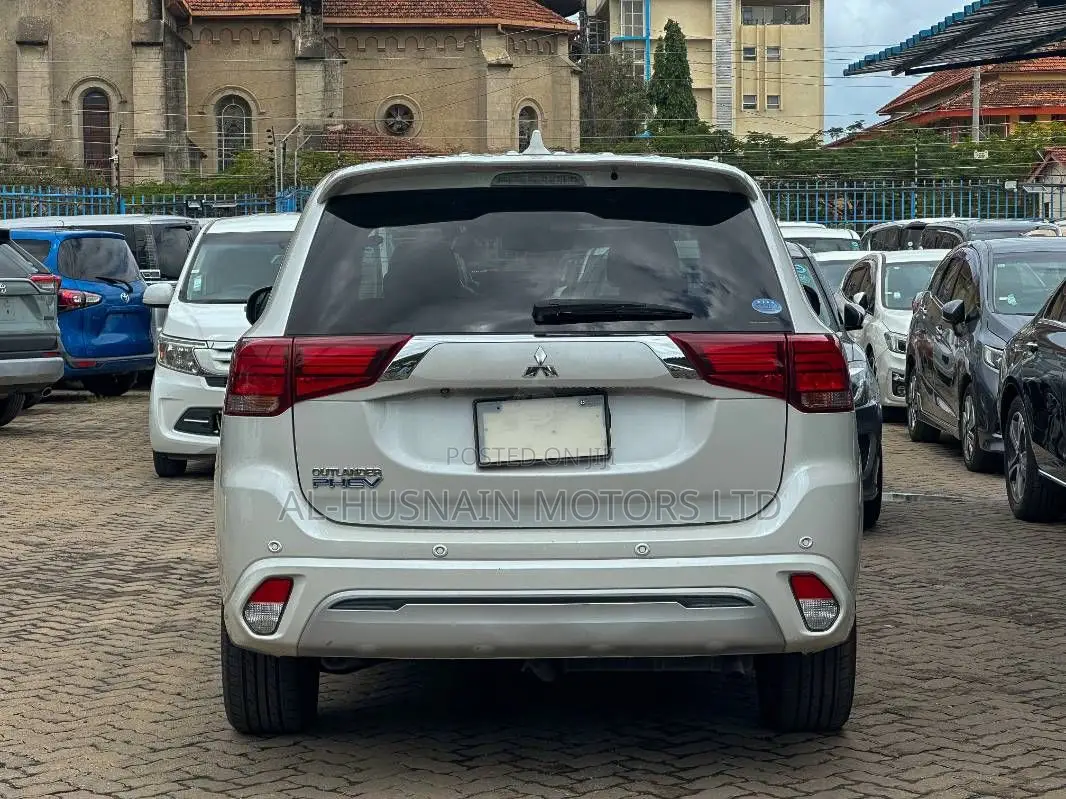 Mitsubishi Outlander 2.4 PHEV AWD 2019 Pearl