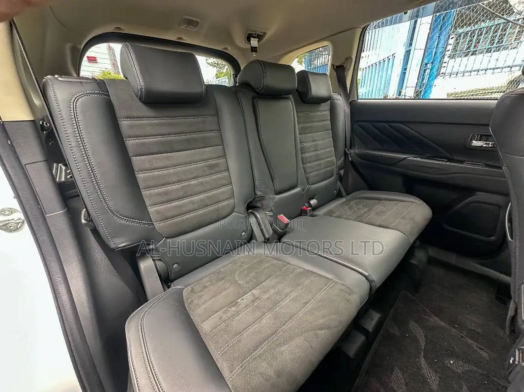 Mitsubishi Outlander 2.4 PHEV AWD 2019 Pearl