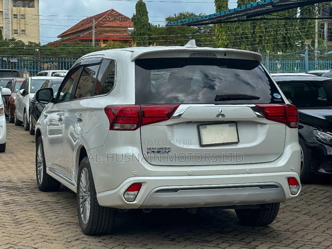Mitsubishi Outlander 2.4 PHEV AWD 2019 Pearl