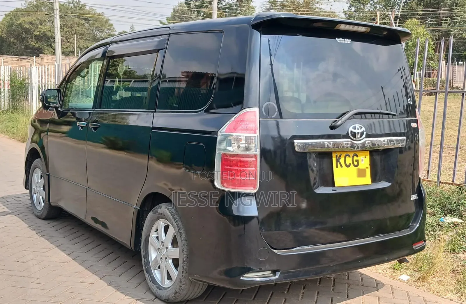 Toyota Noah 2009 Black