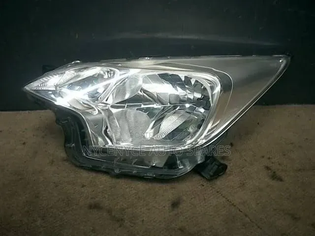 Headlight Ractis 2012