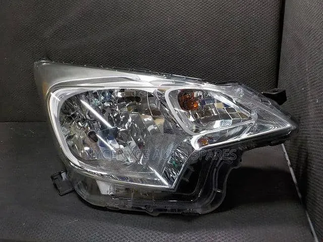 Headlight Ractis 2012