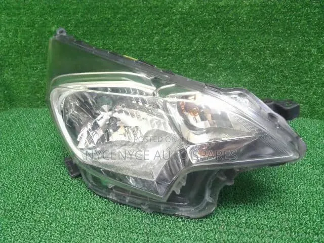 Headlight Ractis 2012