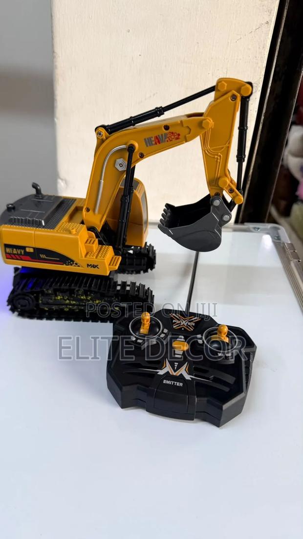 6CH Remote Control Excavator Toy – 2.4GHz Construction Vehicle - main view