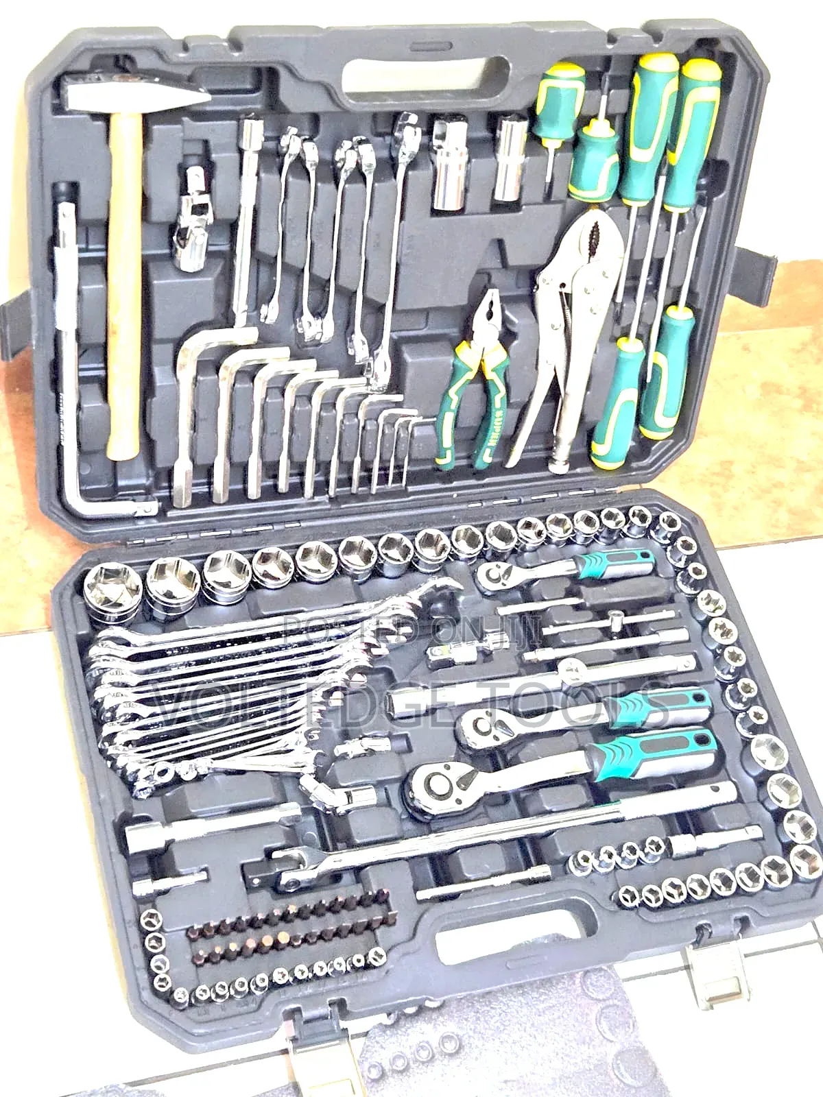 142pcs Mechanical Tool Box
