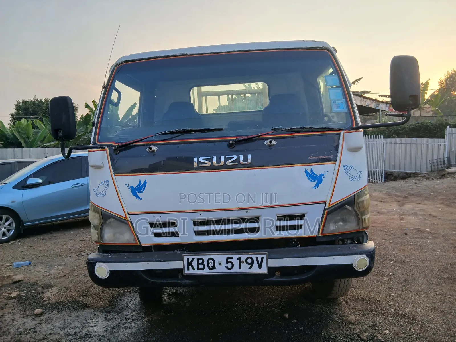 Isuzu ELF Truck 2006 White
