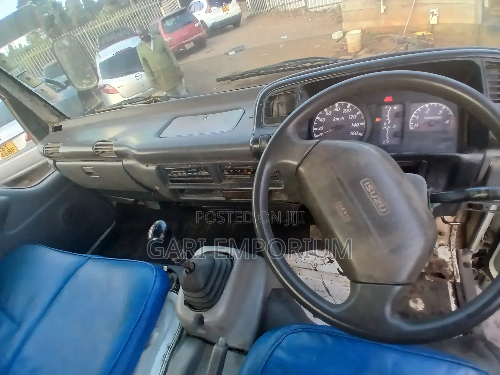 Isuzu ELF Truck 2006 White