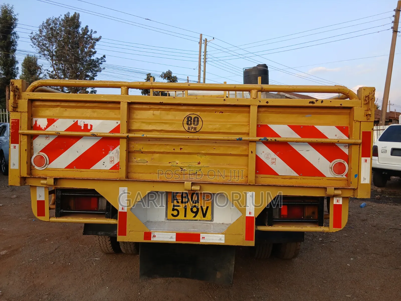 Isuzu ELF Truck 2006 White