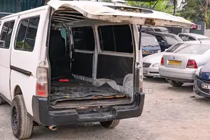 Nissan Caravan 2006 White