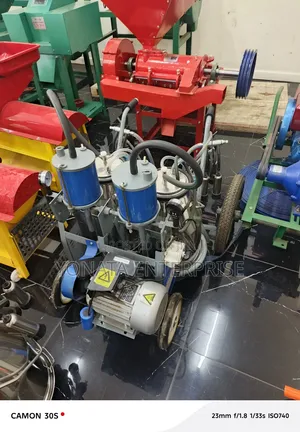 Double Bucket Milking Machine